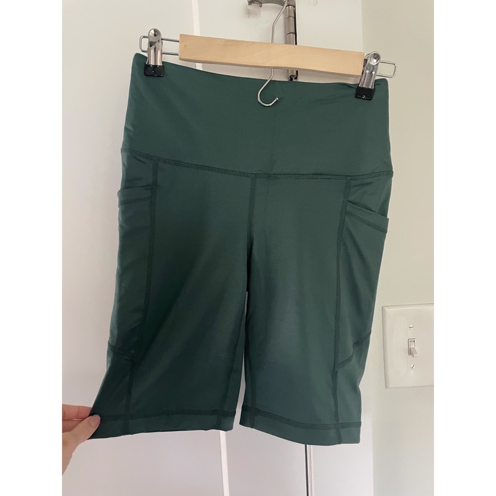 High-Waisted Active Short - Picture 3 of 3